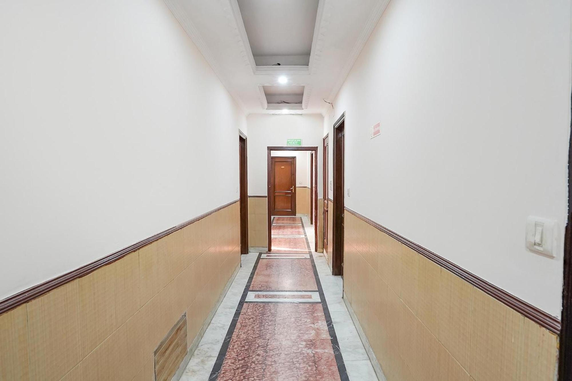 Fabhotel De Gold Nuova Delhi Esterno foto